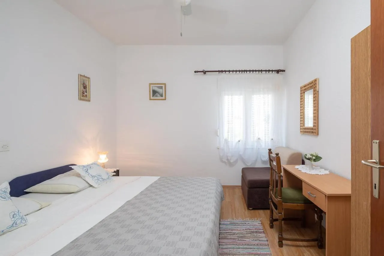 A1 - Apt Near Beach With Patio Parking And Grill Split
