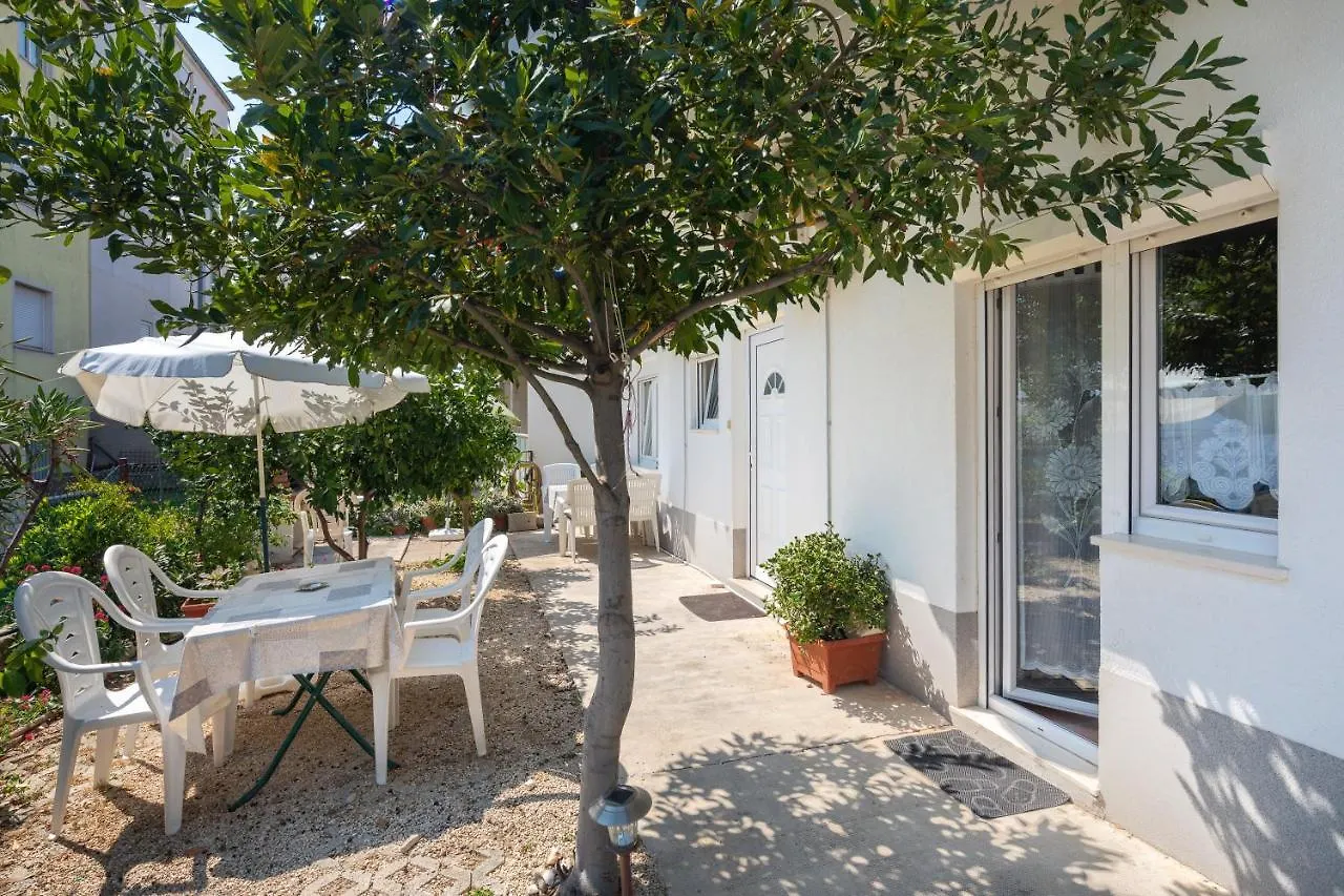 A1 - Apt Near Beach With Patio Parking And Grill Split Apartman